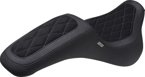 MUSTANG Signature Series Fastback™ - Vinyl/Alcantara® - Diamond Stitch w/ Gun Metal Thread - FX '18-'24 76321GM