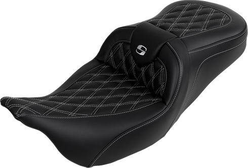 SADDLEMEN Roadsofa™ Seat - with Backrest - Silver Stitch - FL '08-'23 808-07B-182B5