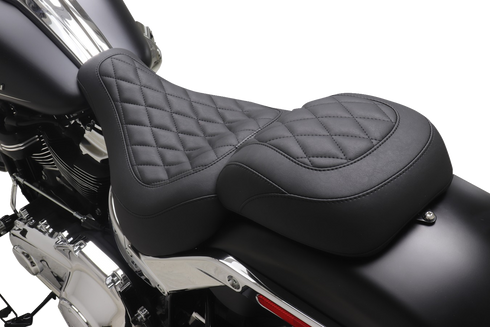 MUSTANG Wide Tripper™ Solo Seat - no Backrest - Diamond - Black Stitch - FXBR '23-'25 85033