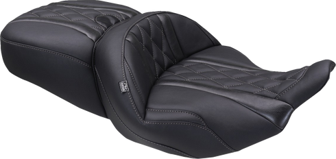 MUSTANG Deluxe One-Piece, 2-Up Seat - Diamond - Gunmetal Stitch - FLT/FLH '23-'25 89411GM