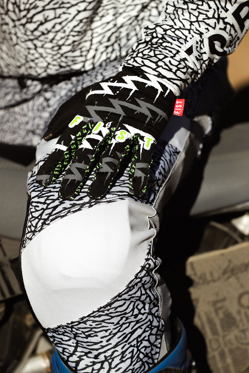 FIST HANDWEAR Strapped Taka Higashino Cali Roll Gloves - Large F-GS-01522-L