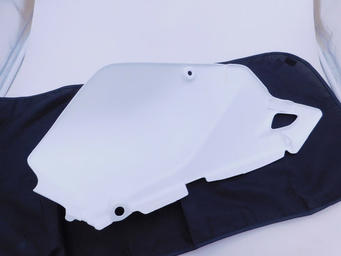NEW OEM SUZUKI DRZ400S SM 2007-2021 RIGHT SIDE COVER WHITE 47111-29FC0-30H