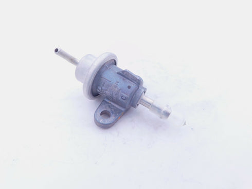 NEW GENUINE HONDA 2000 - 2003 CBR954RR CBR929RR OEM FUEL PRESSURE REGULATOR