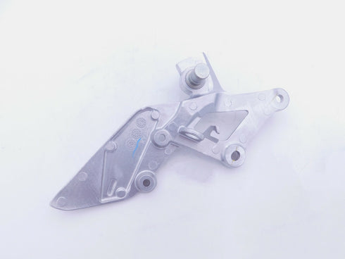 HONDA RIGHT FOOTPEG BRACKET STAY HOLDER 2011-13 CBR250R 2015-22 CBR300R OEM NEW