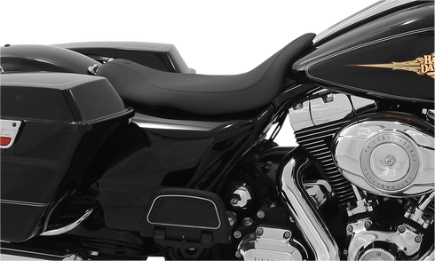 MUSTANG Runaround Solo Seat - Black - FL '08-'25 76869