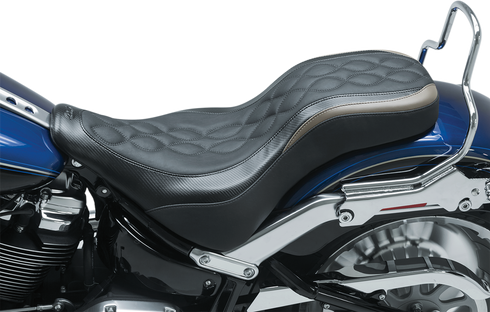 MUSTANG Day Tripper™ Seat - Double Helix Stitch - FLFB '18-'21 75836