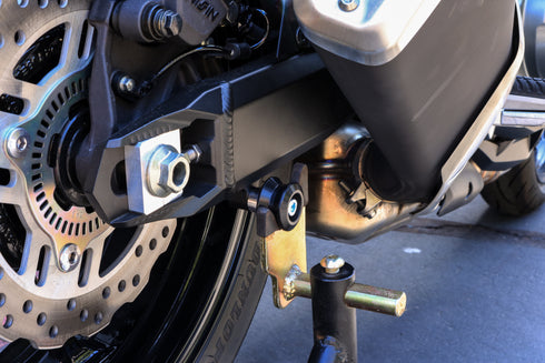 Swingarm Sliders Black Kaw